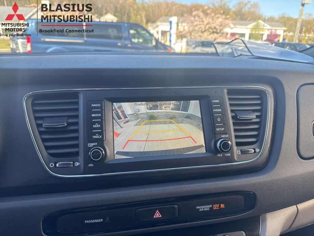 Used 2021 Kia Sedona LX FWD image 21