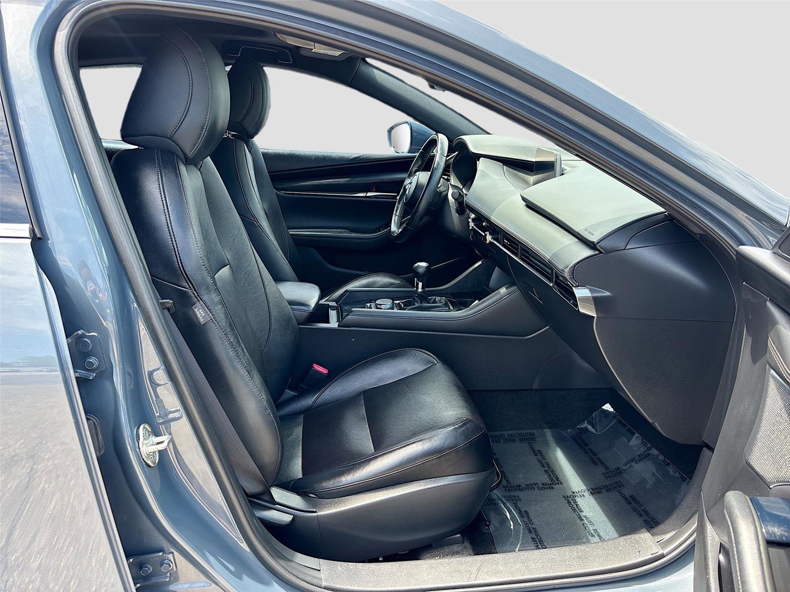 Used 2019 MAZDA MAZDA3 Hatchback w/ Premium Package FWD image 25