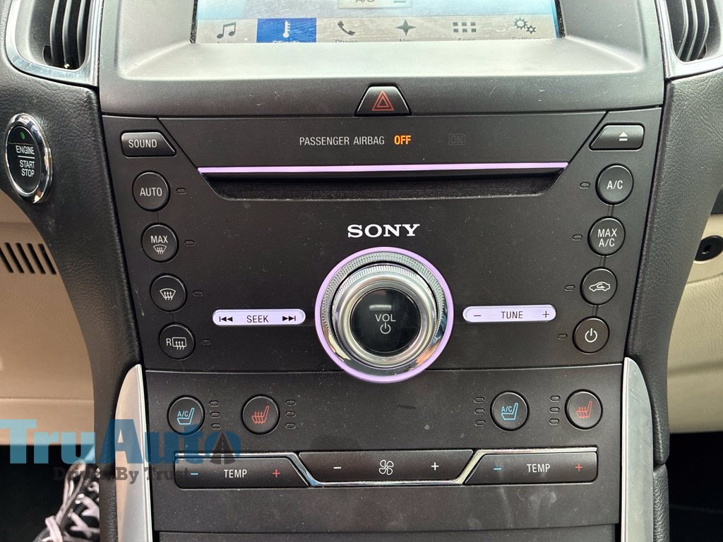 Used 2018 Ford Edge Titanium w/ Equipment Group 301A FWD image 34