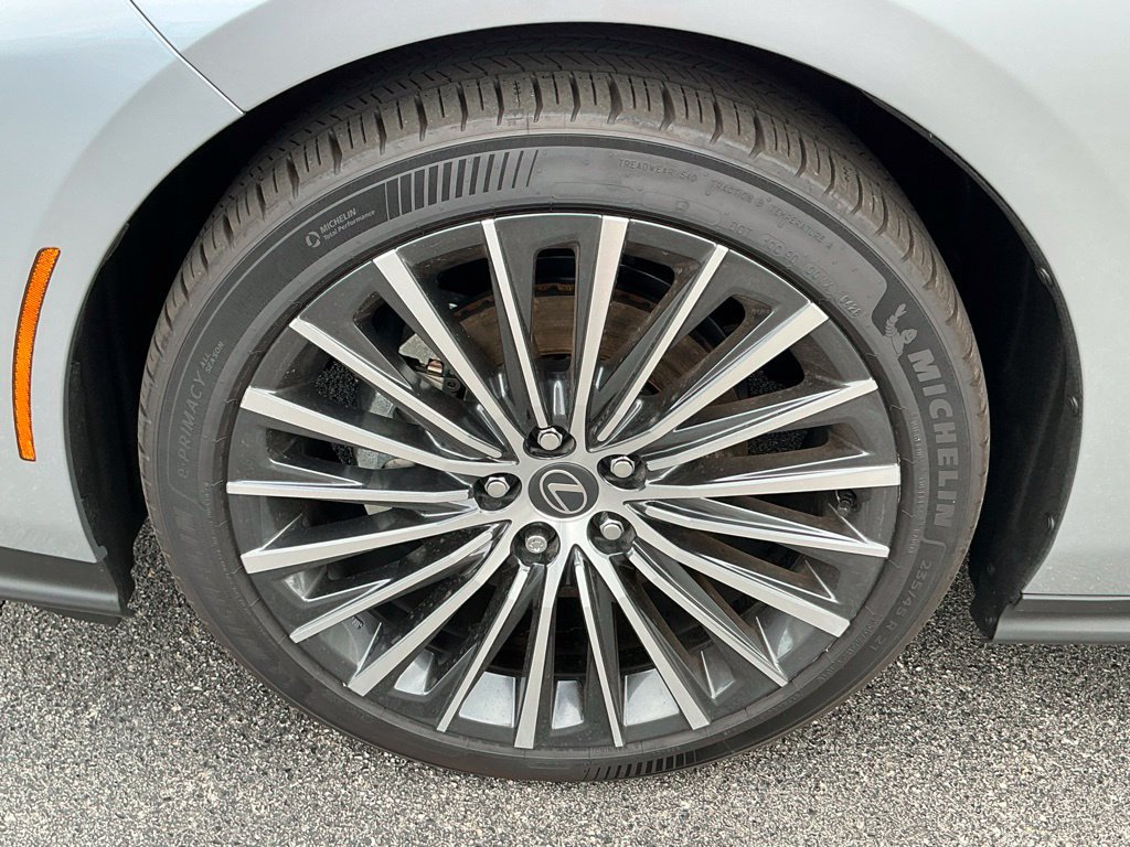 New 2026 Lexus ES 350e w/ Accessory Package (Z1) FWD image 9