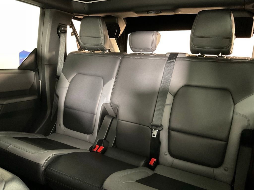 Used 2021 Ford Bronco Black Diamond image 16