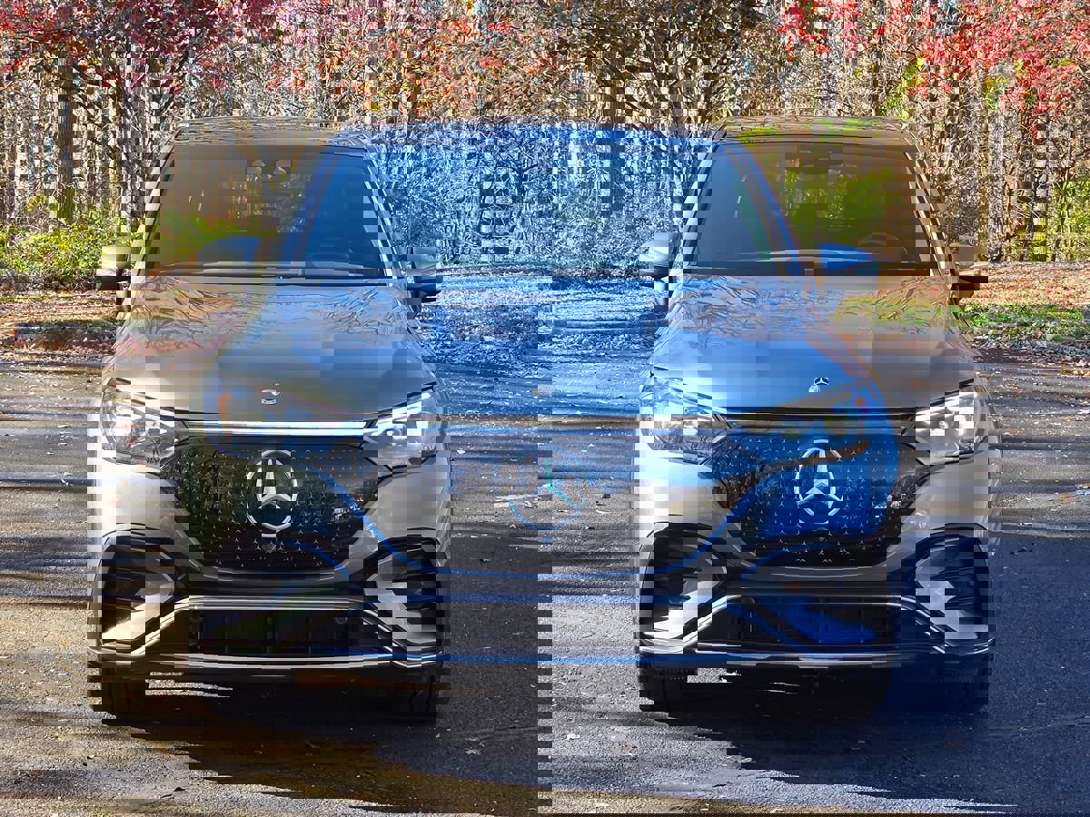 Used 2023 Mercedes-Benz EQE 500 4MATIC SUV image 9