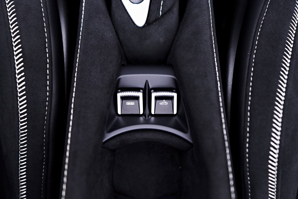 Used 2024 McLaren 750S Spider image 79