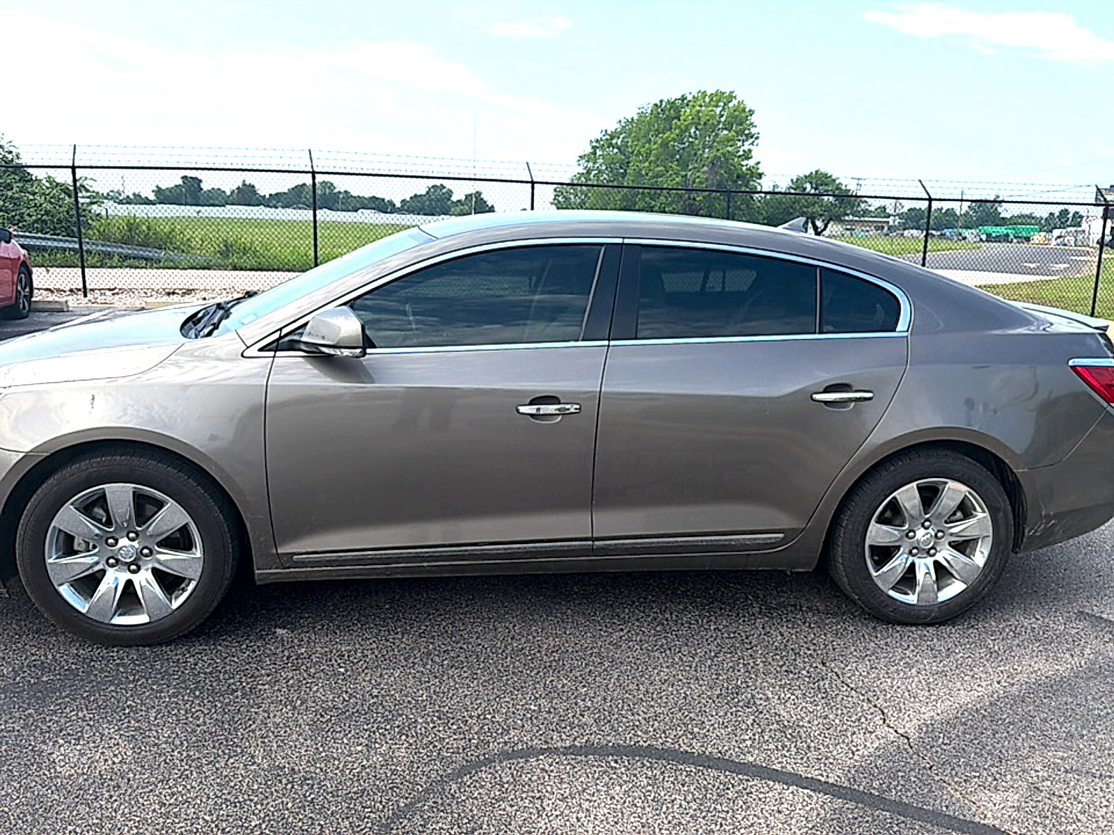 Used 2011 Buick LaCrosse CXL w/ Driver Confidence Package FWD image 5