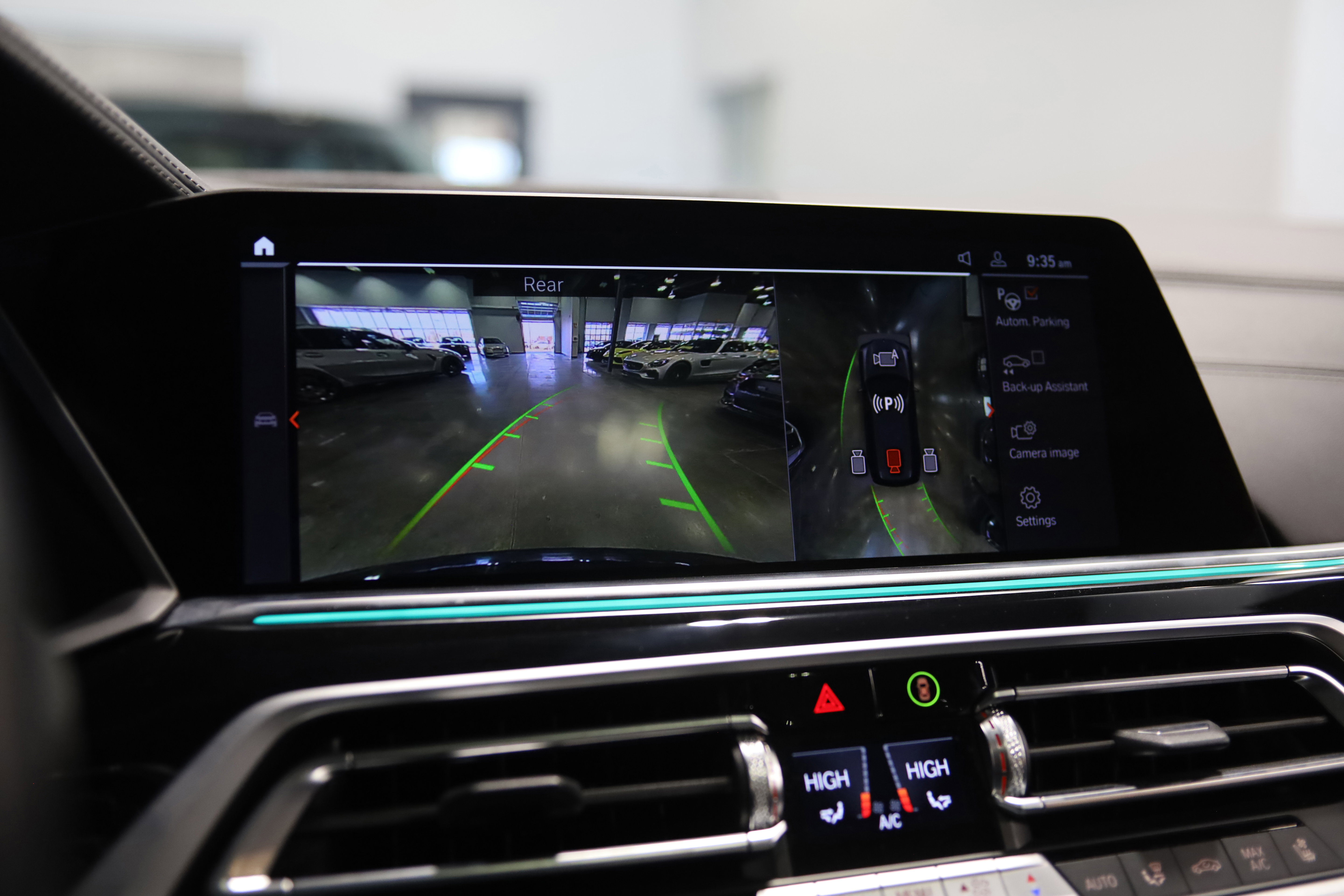 Used 2022 BMW X7 M50i w/ Dynamic Handling Package image 25