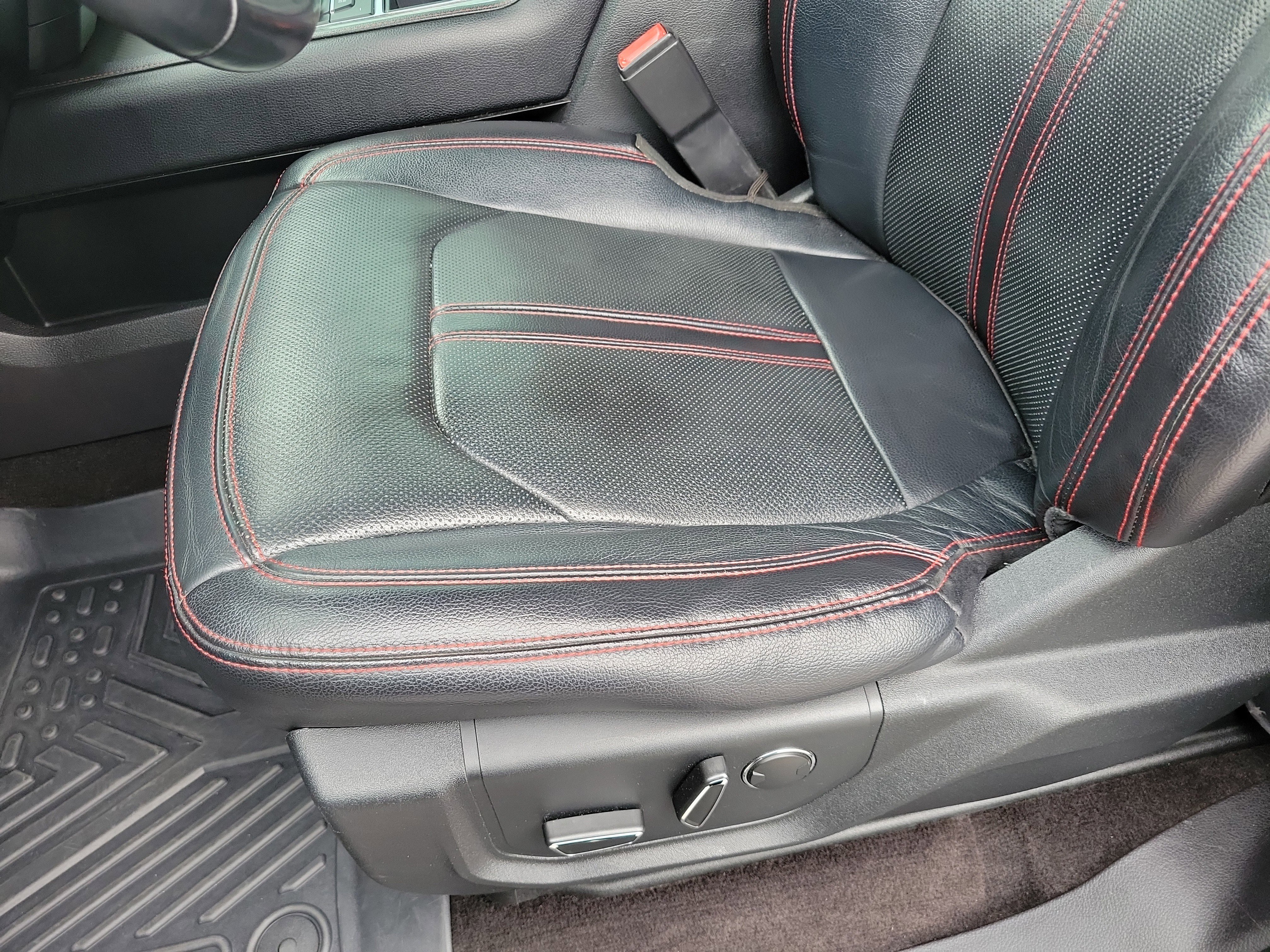 Used 2019 Ford Expedition Limited w/ Equipment Group 303A RWD image 10