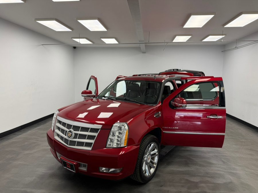 Used 2013 Cadillac Escalade Platinum AWD/4WD image 26