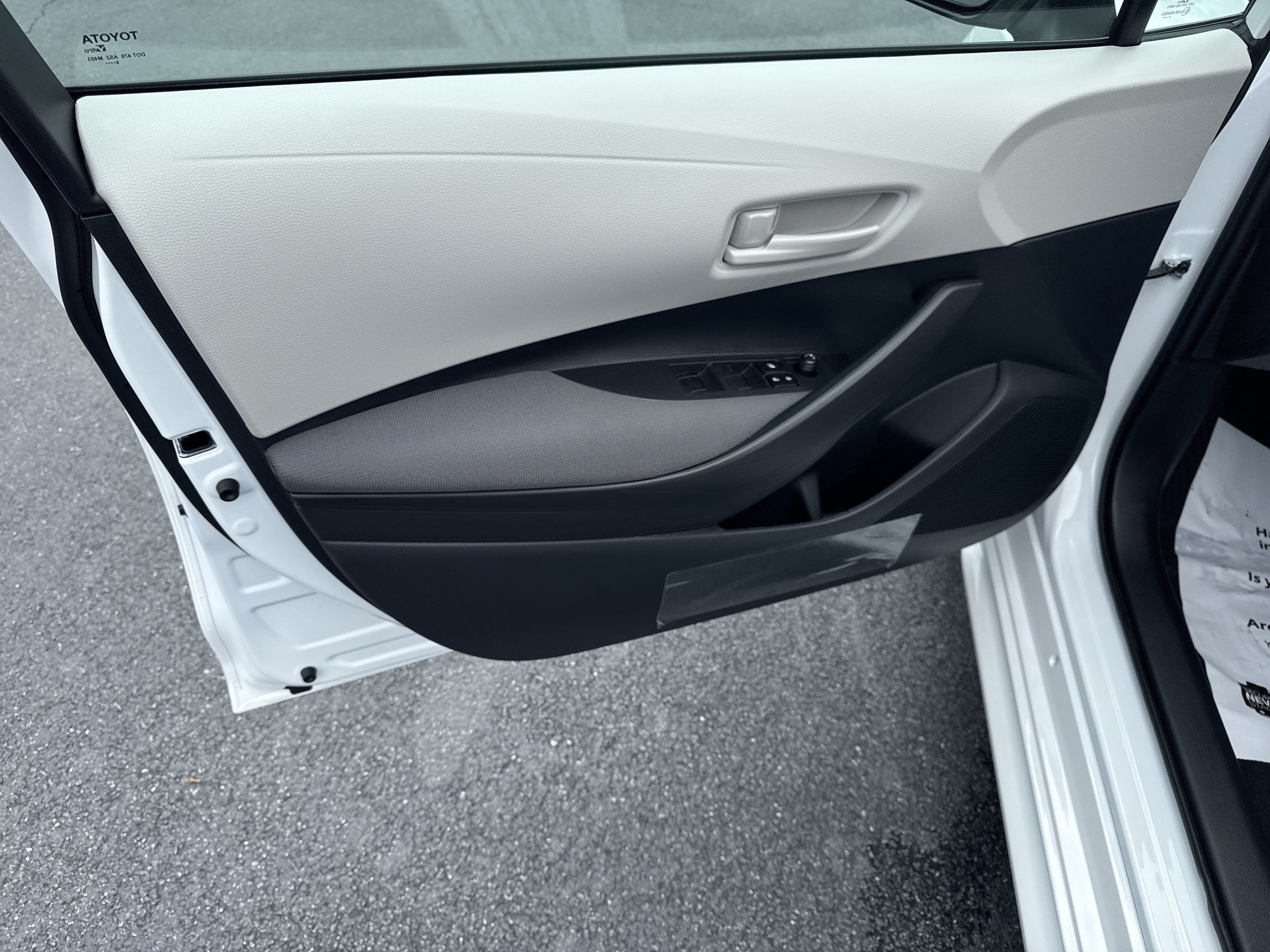 New 2027 Toyota Corolla LE FWD image 22