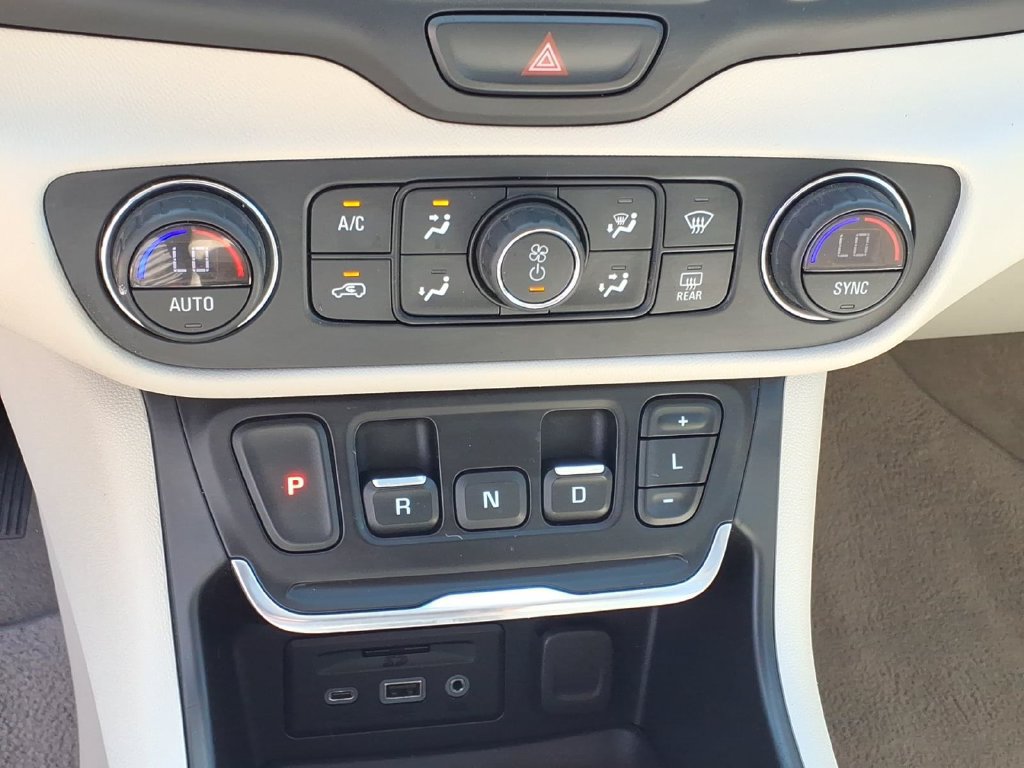 Used 2020 GMC Terrain Denali w/ Denali Premium Package FWD image 18