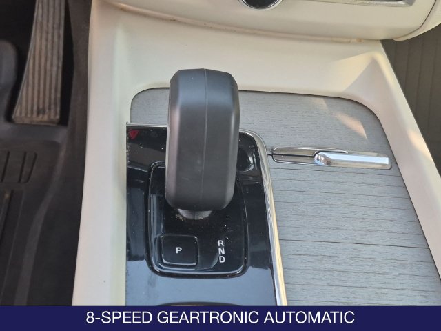 Used 2023 Volvo XC60 B5 Plus w/ Climate Package AWD/4WD image 12