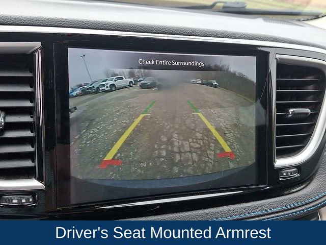 Used 2021 Chrysler Pacifica Touring image 16