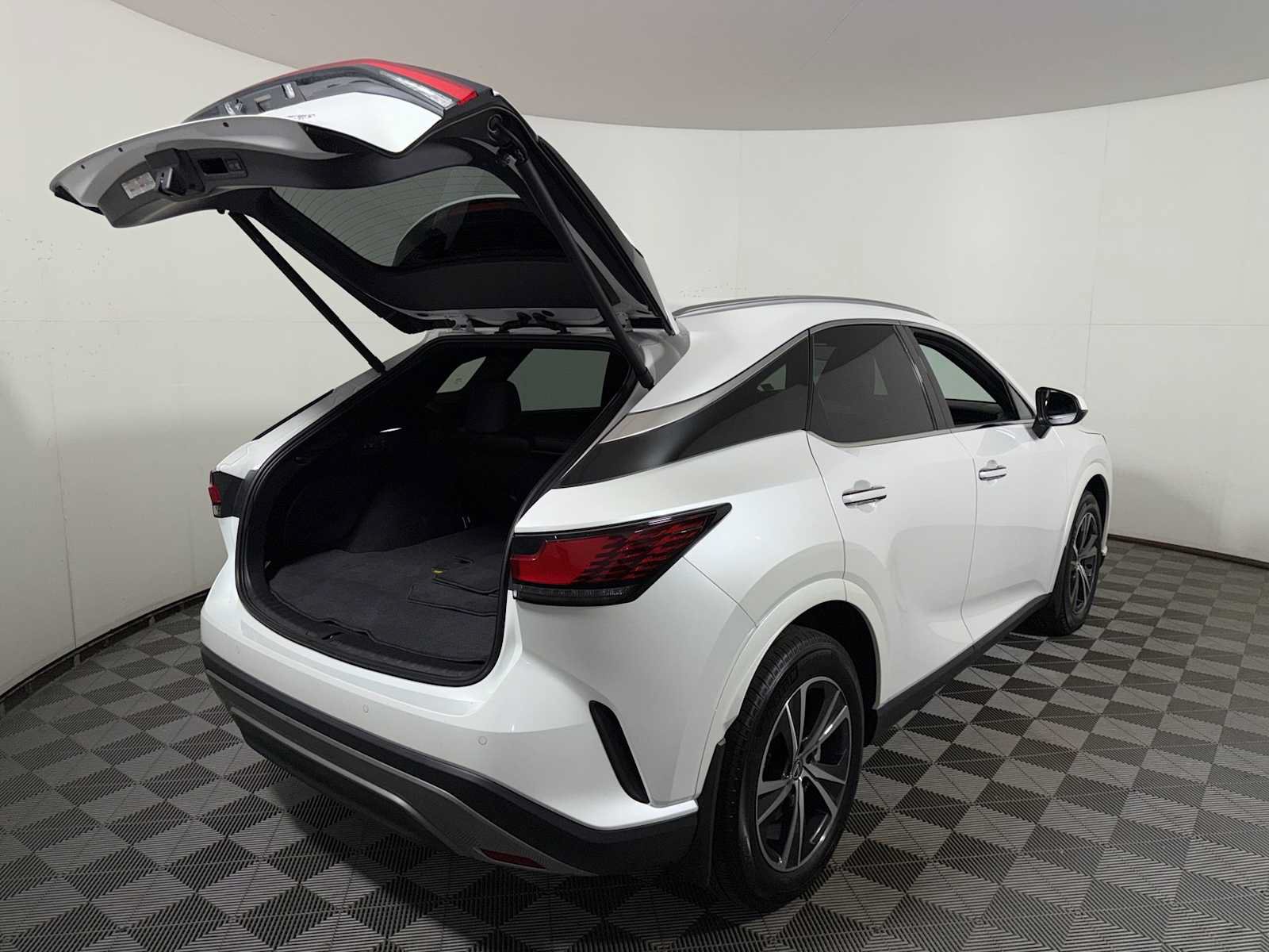 Used 2024 Lexus RX 350 Premium w/ Accessory Package (Z1) AWD/4WD image 22