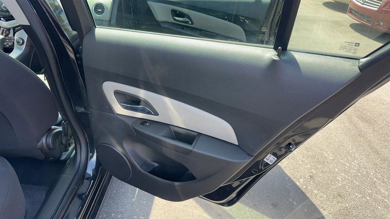 Used 2016 Chevrolet Cruze LS image 27