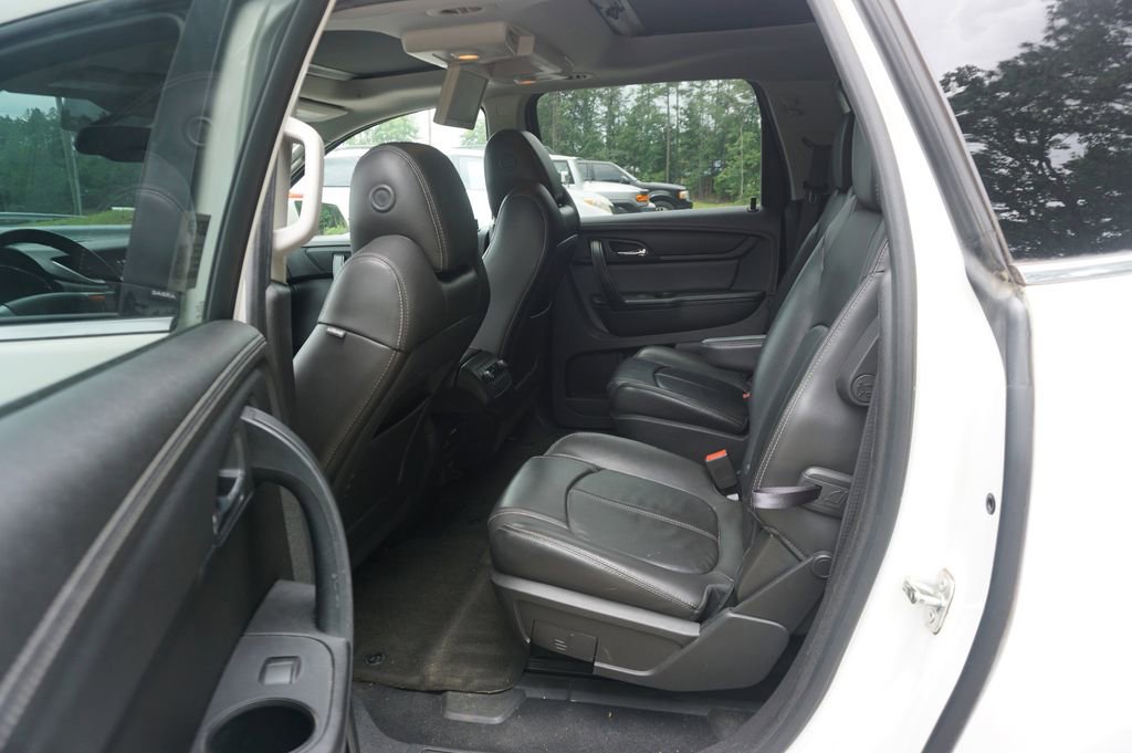 Used 2015 Chevrolet Traverse LT w/ LPO, 'HIT The Road' Package FWD image 14