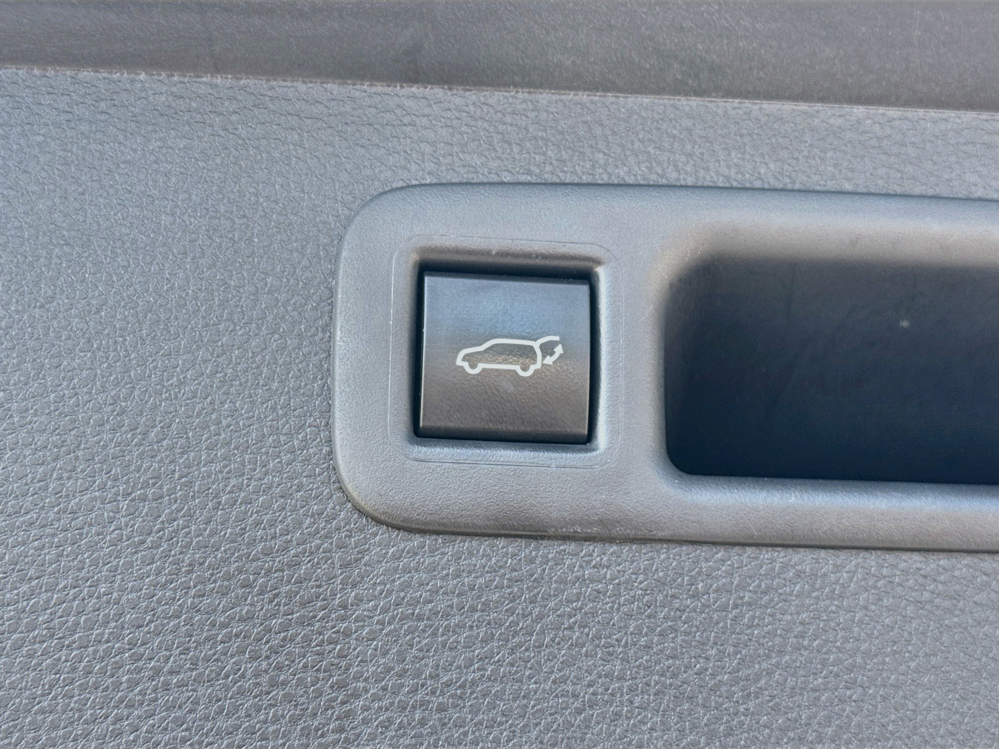 Used 2023 Toyota Highlander XLE AWD/4WD image 32