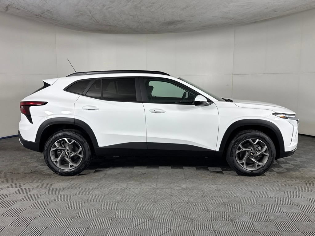 New 2026 Chevrolet Trax LT w/ Driver Confidence Package FWD image 4