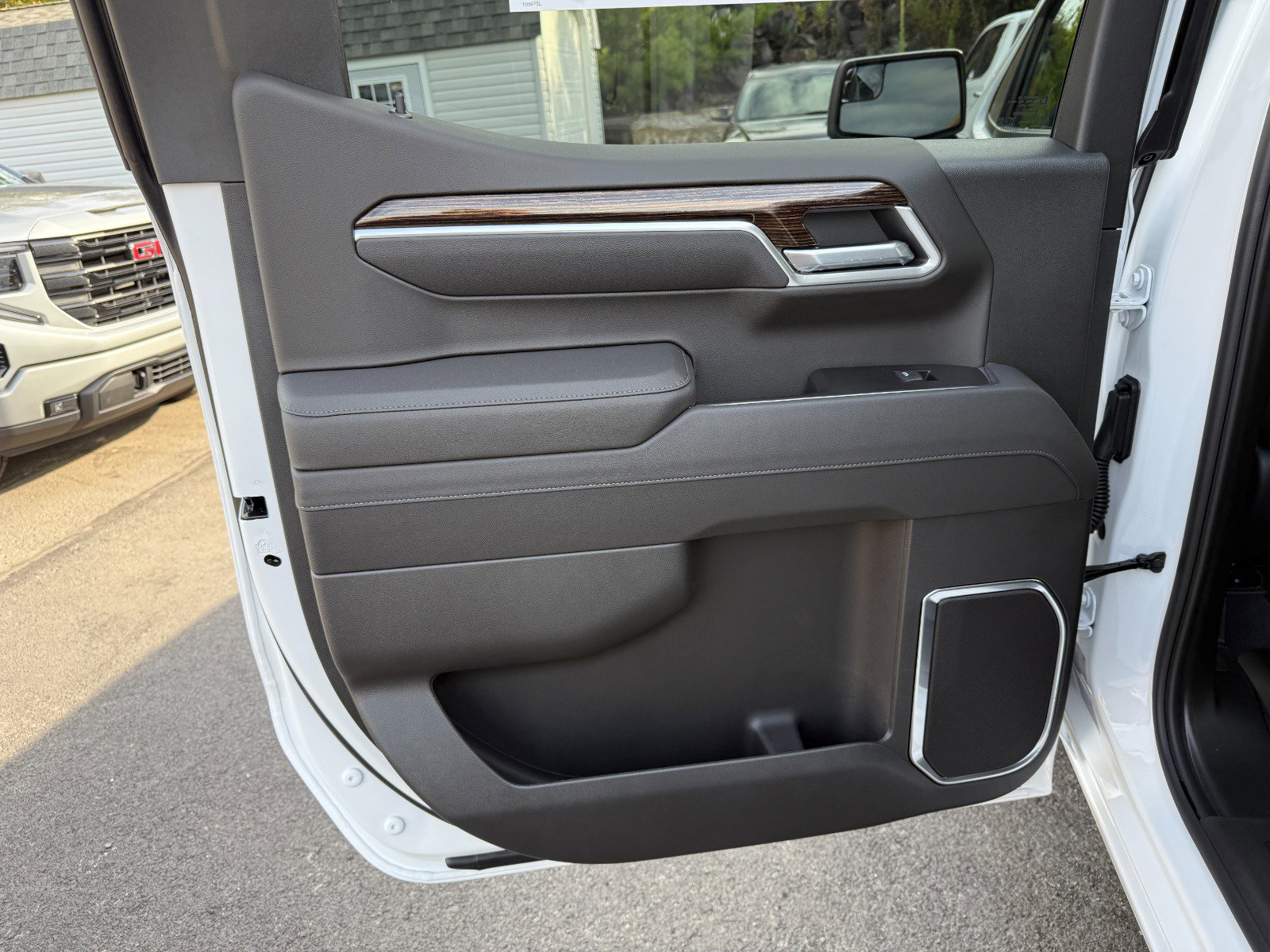 New 2026 GMC Sierra 1500 Elevation image 17