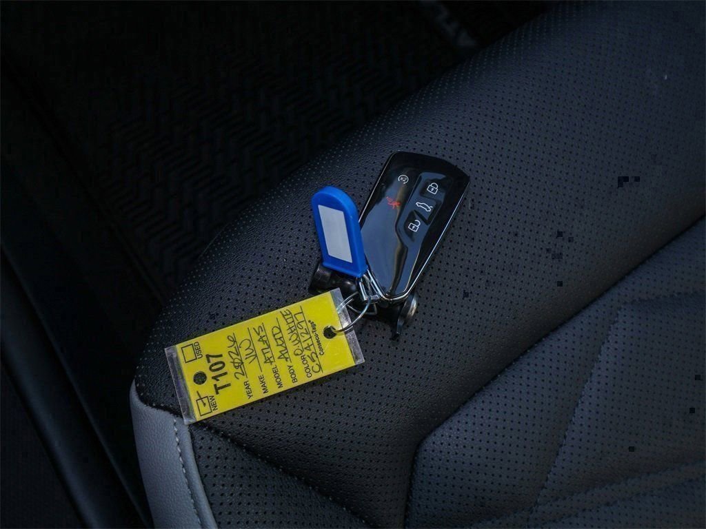 New 2026 Volkswagen Atlas Peak Edition image 28