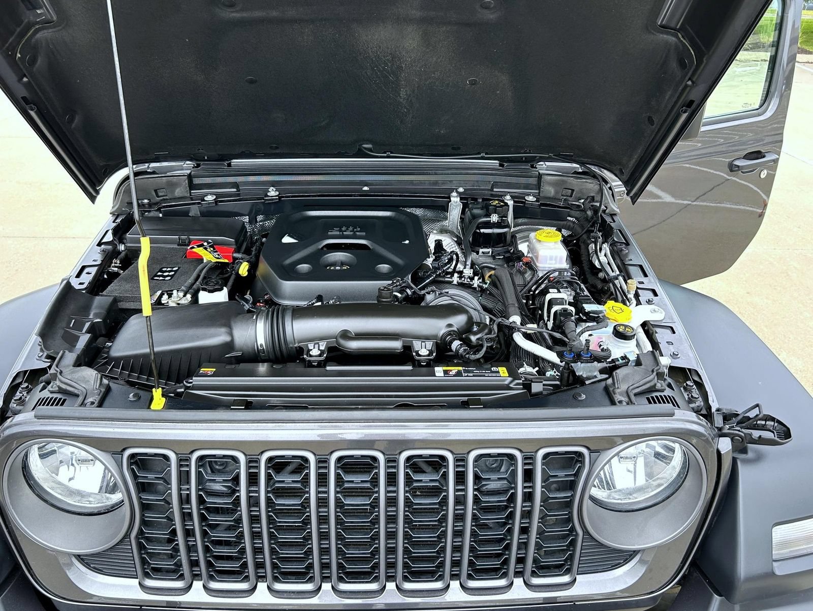 Used 2025 Jeep Wrangler Unlimited Sport AWD/4WD image 24