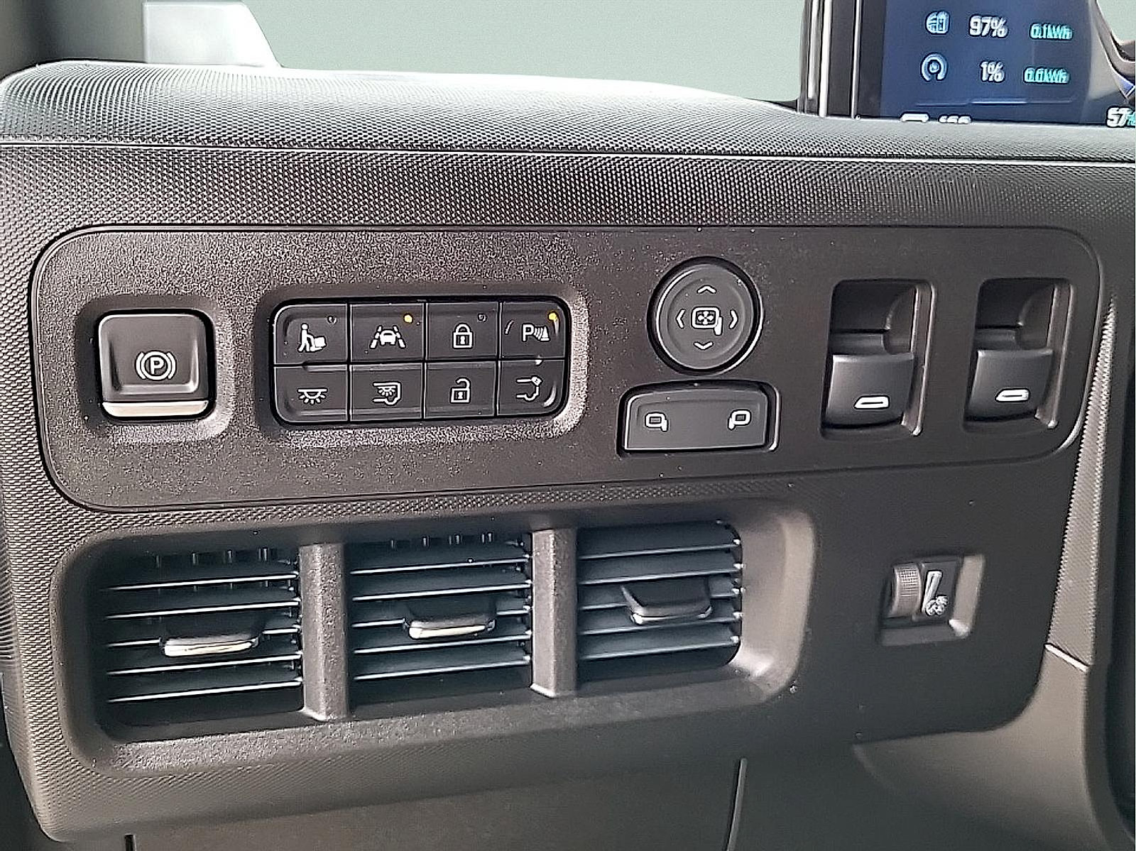 Used 2024 Chevrolet Brightdrop 600 w/ Battery Pack, Max Range AWD/4WD image 19