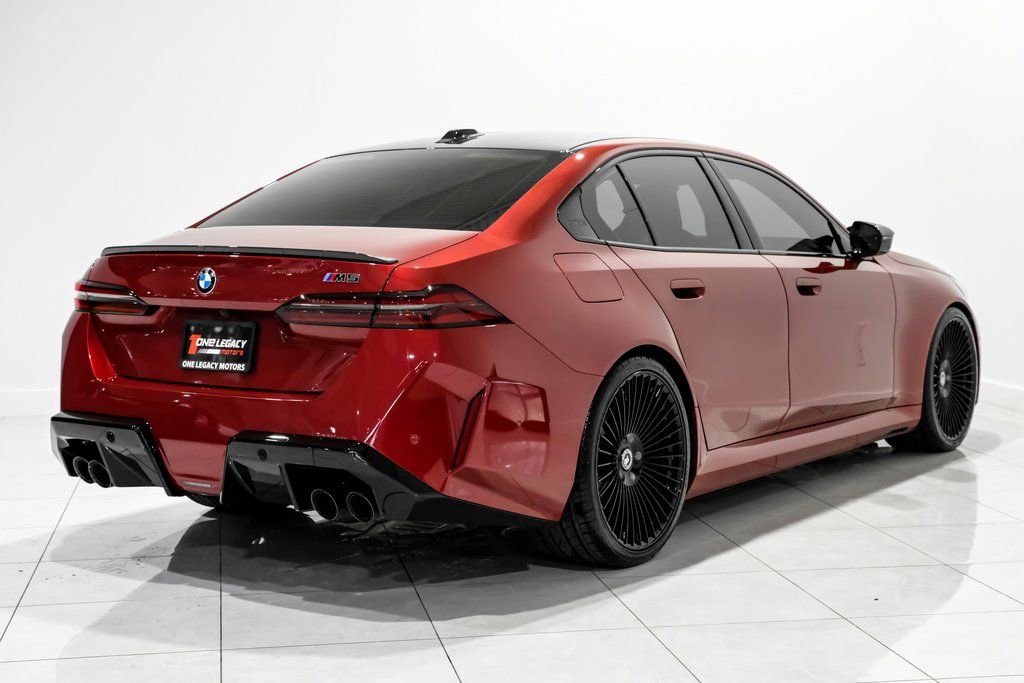 Used 2025 BMW M5 w/ Carbon Package image 4