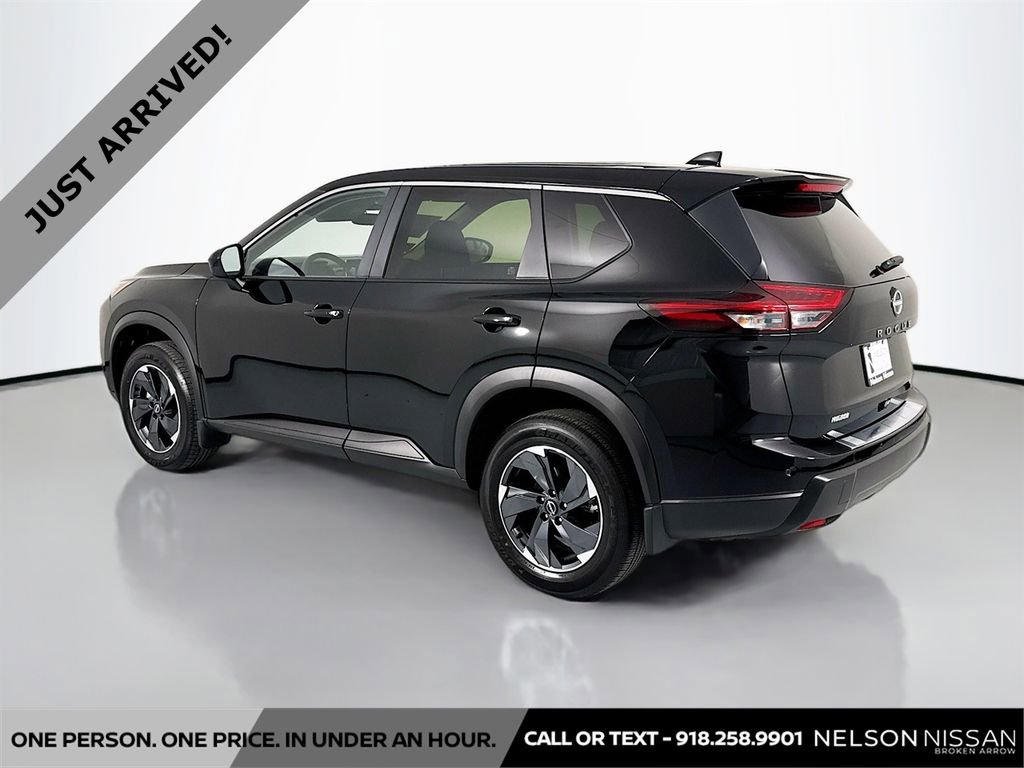 Certified 2025 Nissan Rogue SV image 7