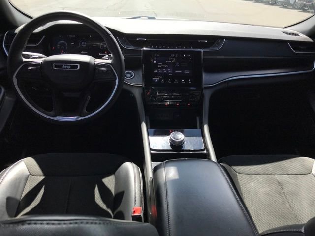 Used 2023 Jeep Grand Cherokee Altitude AWD/4WD image 5