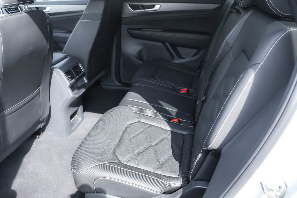 Certified 2025 Volkswagen Atlas Cross Sport SE image 27