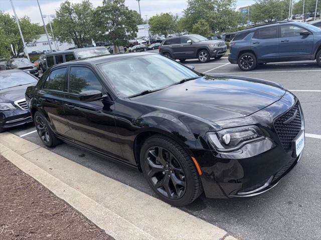 Certified 2023 Chrysler 300 Touring w/ Sport Appearance Package RWD image 3