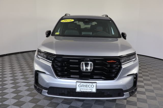 Used 2024 Honda Pilot TrailSport image 3