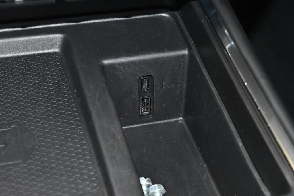 Used 2025 GMC Acadia Elevation image 12