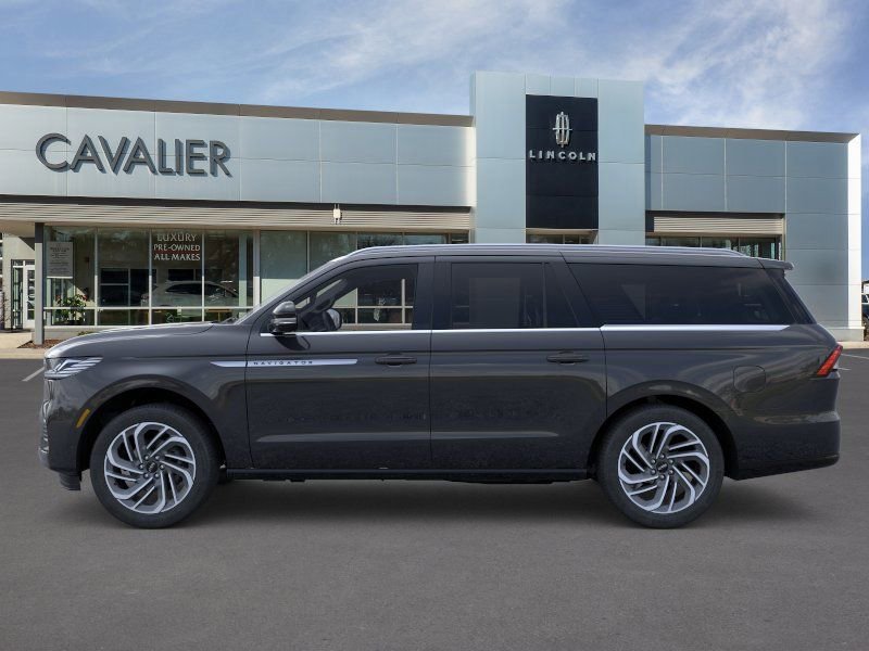 New 2026 Lincoln Navigator L Reserve AWD/4WD image 3