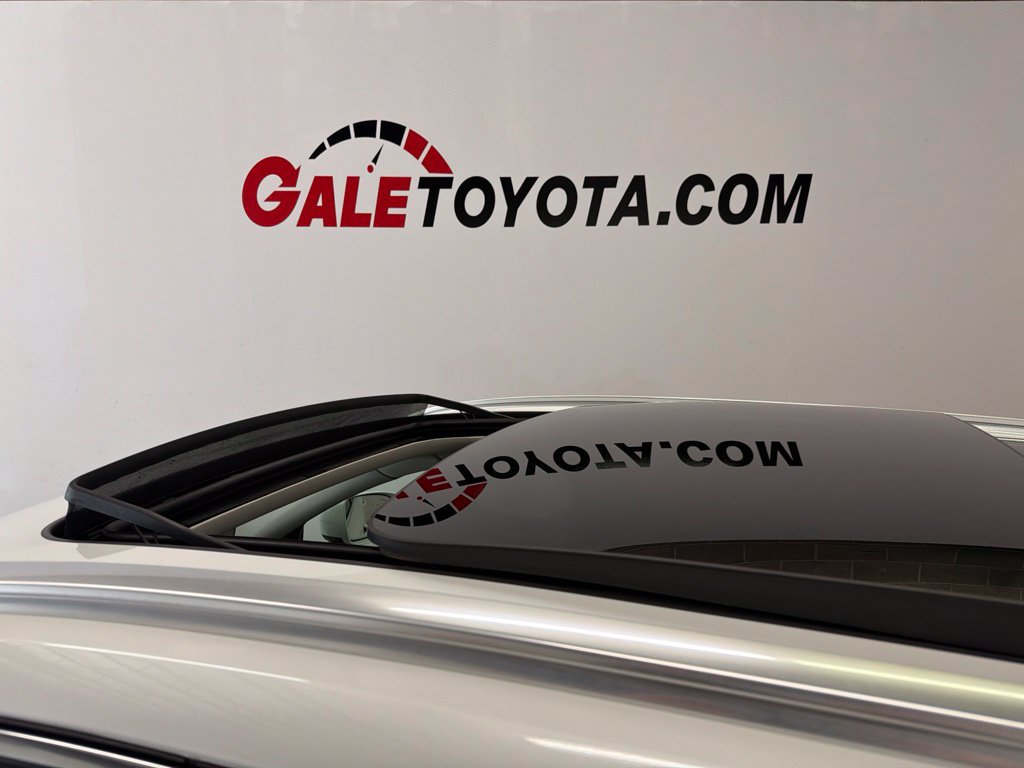 Used 2021 Volvo XC60 T8 Inscription Expression w/ Protection Package Premier AWD/4WD image 5