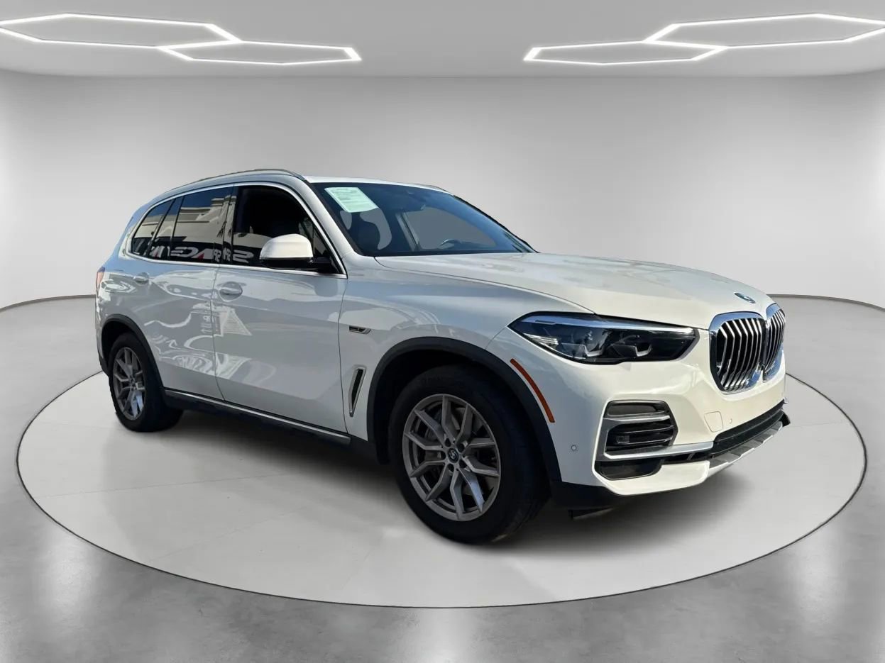 Used 2023 BMW X5 xDrive45e w/ Luxury Seating Package image 3