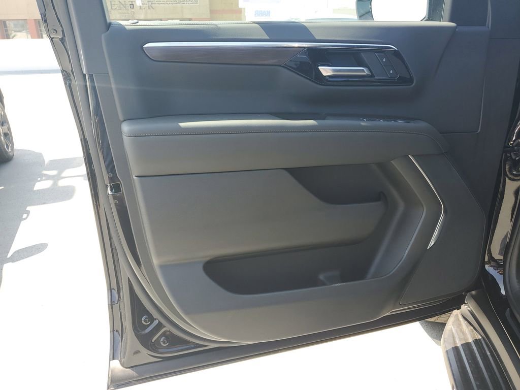 New 2026 Chevrolet Suburban LS w/ LPO, Dark Essentials Package image 19