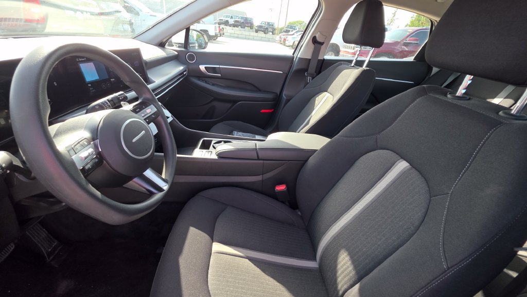 Used 2025 Hyundai Sonata SEL FWD image 11