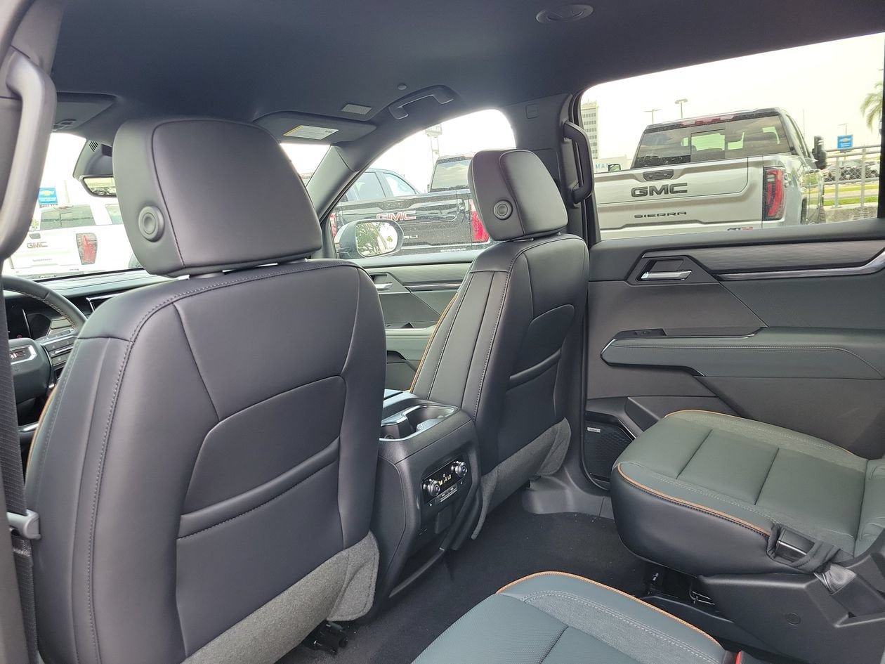 New 2026 GMC Acadia AT4 w/ Luxury Package AWD/4WD image 12