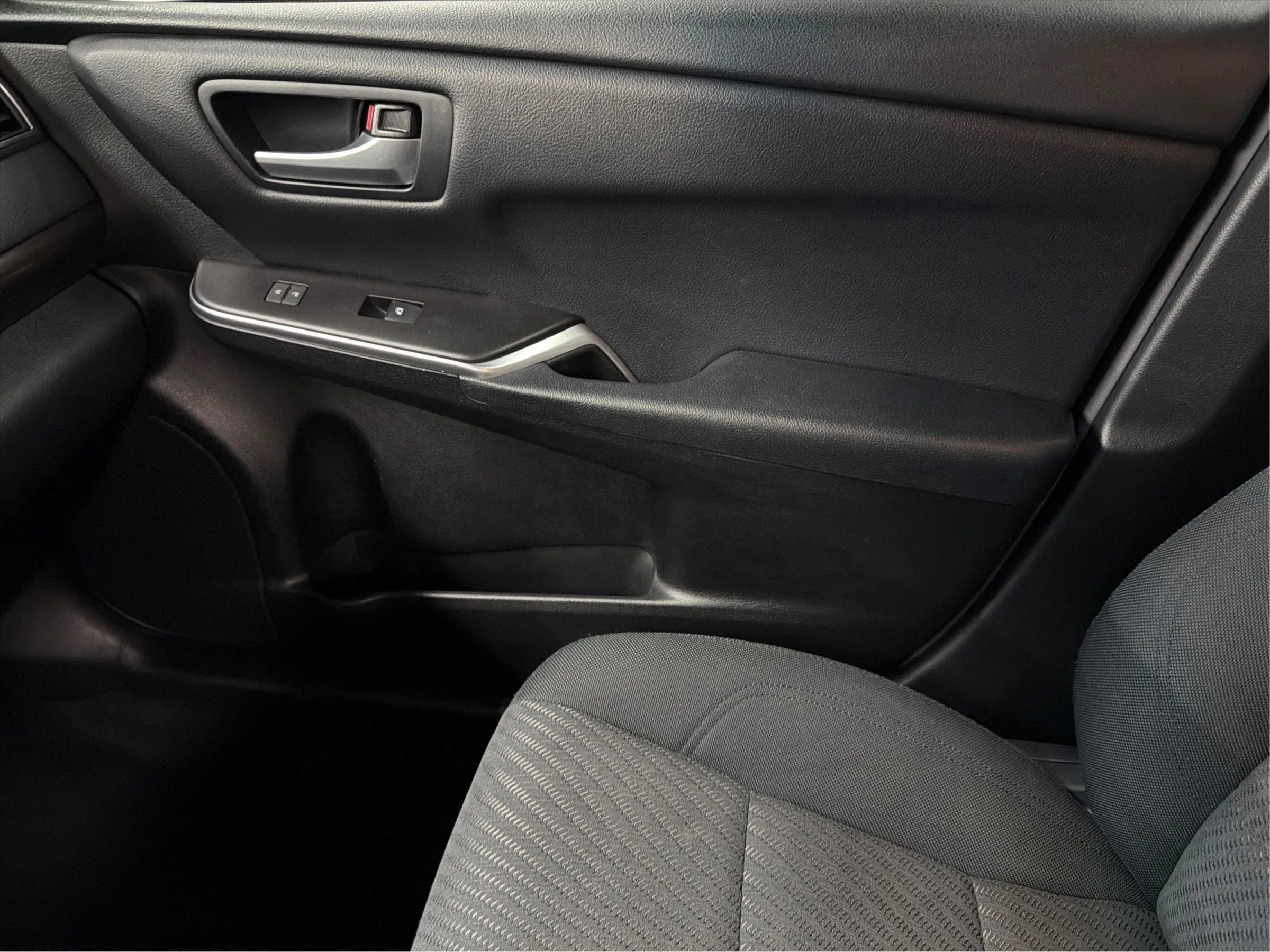 Used 2017 Toyota Camry LE image 35