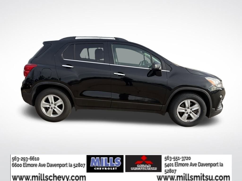 Used 2017 Chevrolet Trax LT w/ LT Convenience Package FWD image 4