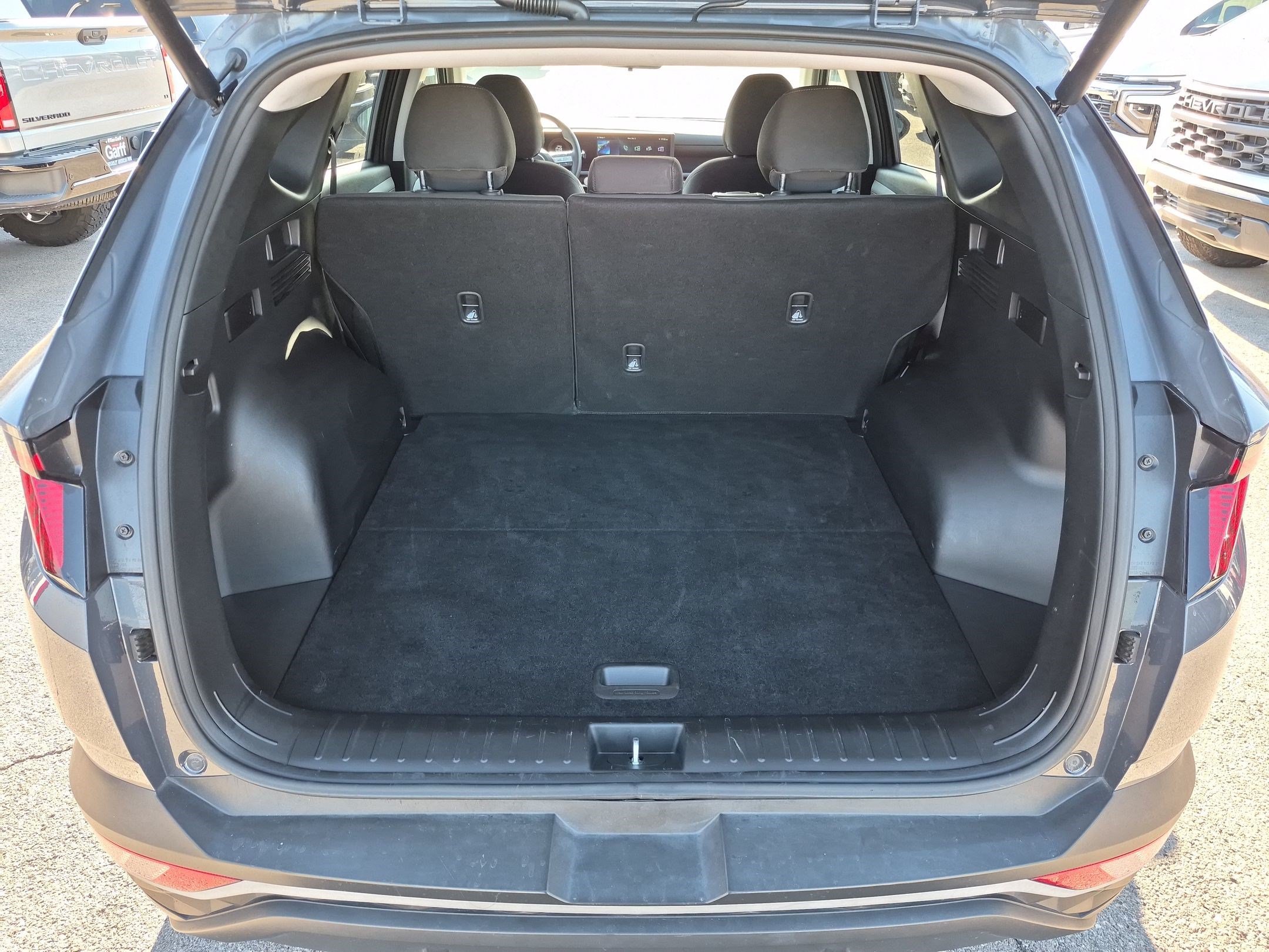 Used 2025 Hyundai Tucson SEL AWD/4WD image 28