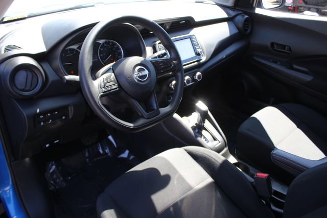 Used 2023 Nissan Kicks S image 3