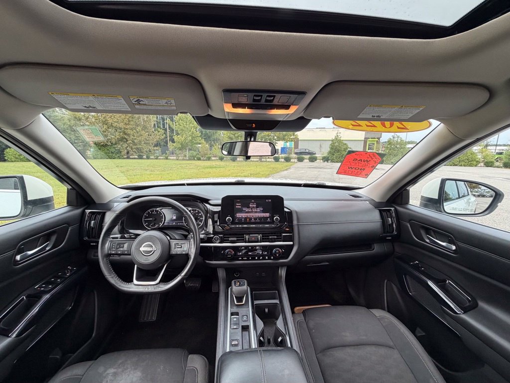 Used 2022 Nissan Pathfinder SV w/ SV Premium Package FWD image 31