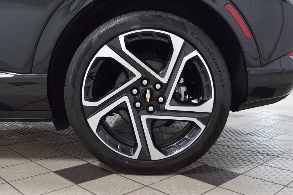 New 2026 Chevrolet Equinox EV LT w/ Convenience Package II AWD/4WD image 19