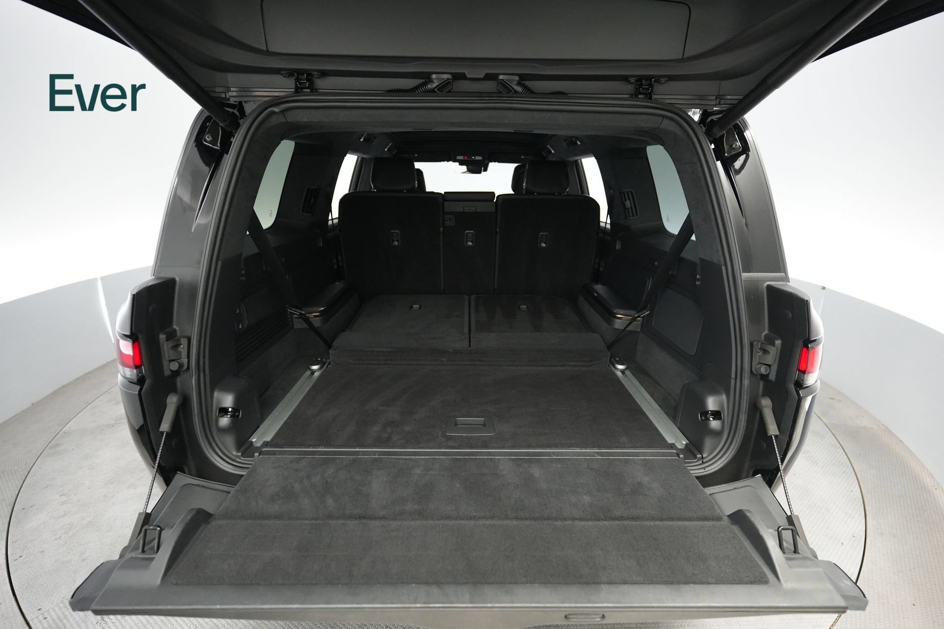 Used 2025 Rivian R1S Premium AWD/4WD image 8