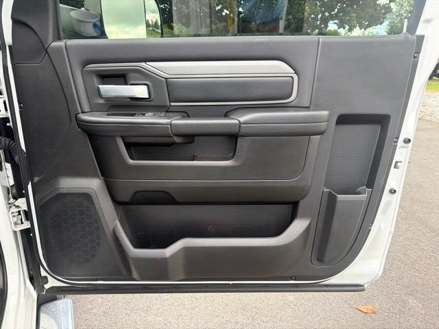 Used 2019 RAM 3500 Tradesman w/ Chrome Appearance Group RWD image 11