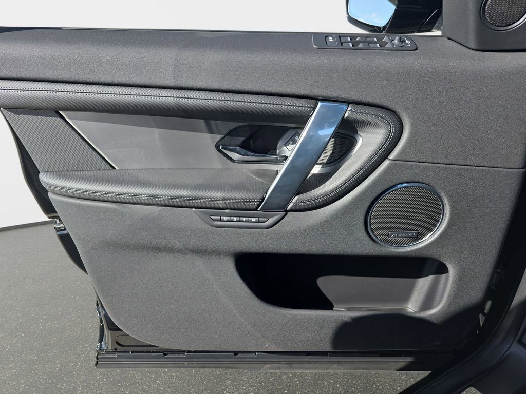 New 2026 Land Rover Discovery Sport Landmark image 29