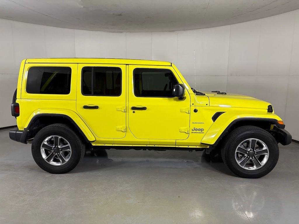 Used 2023 Jeep Wrangler Unlimited Sahara w/ Cold Weather Group AWD/4WD image 9