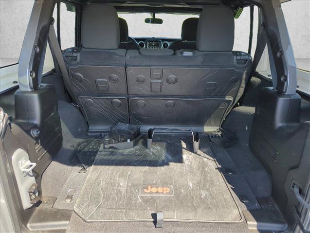 Used 2019 Jeep Wrangler Unlimited Sahara AWD/4WD image 7