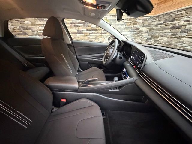 Used 2023 Hyundai Elantra SEL FWD image 12