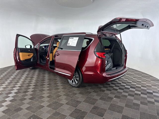 Used 2023 Chrysler Pacifica Pinnacle image 16